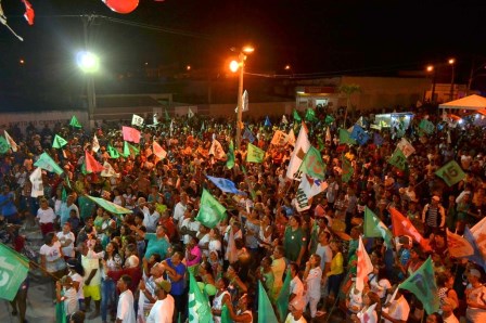 passeata-carreata-e-ultimo-comicio-da-coligacao-certeza-do-progresso-canavieiras-foto-divulgacao9