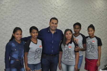 GRUPO,,
