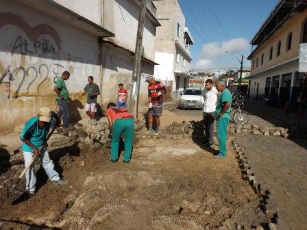 Prefeitura de Ibicaraí mantém operação Tapa Buracos na sede e nos distritos (2)