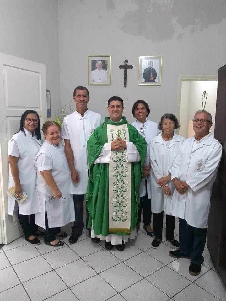Foto Padre Adriano e equipe