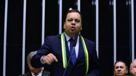 Deputado-Elmar-Nascimento-BA-será-o-líder-do-Democratas-em-2019-800x450