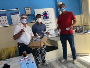 ENTREGA MÁSCARAS E ALCOOL DR BALDOINO