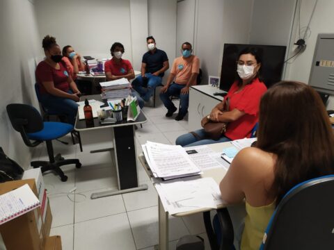 Secretária Livia Mendes Aguiar recebeu sindicalistas e a vereadora Wilmacy - Fotos Ascom (1)