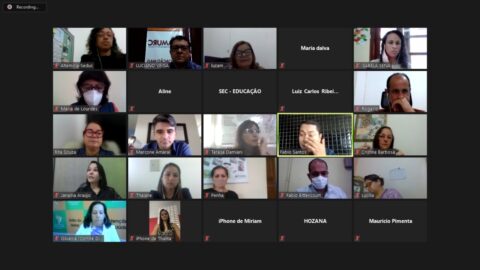 Representantes da Amurc, Ufba, Secretários de Educação dos municípios associados