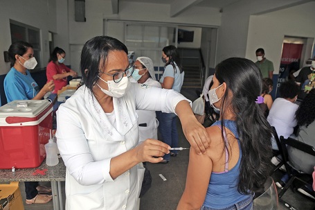 _Itabuna retoma vacinação de adolescentes de 12 a 17 anos - Foto Roberto Santos (1)