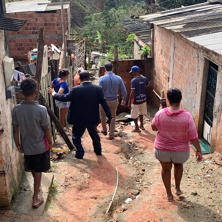 Jorge Maécio levou os secretarios de serviços urbanos para visitar áreas alagadas pelas chuvas de quarta e quinta-feira (2)