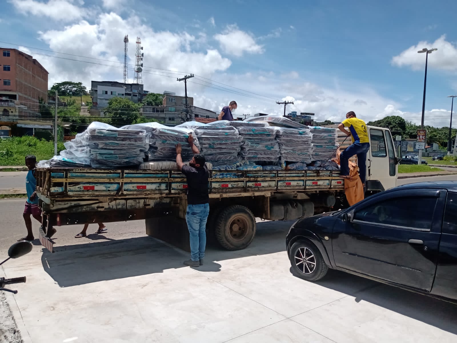 Ação entrega de colchões RC de Itabuna