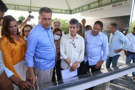 Governador Rui Costa, prefeito Augusto Castro e secretários visitam obras - Foto Roberto Santos (4)