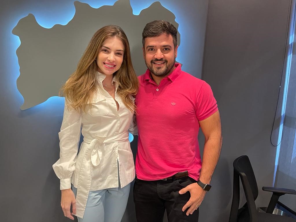 Mariana Magalhães e Valderico Junior durante reunião sobre o Mobiliza Bahia