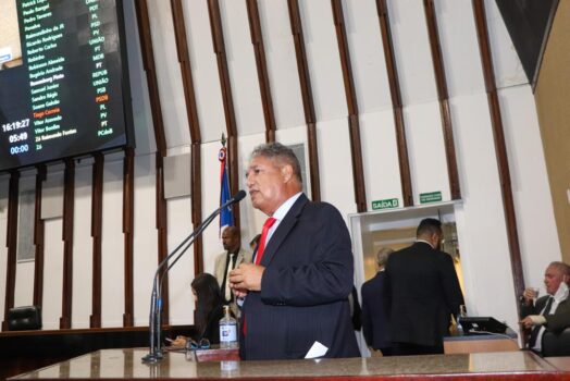 23.05.2023_Rosemberg_Pinto_Plenário_Alba