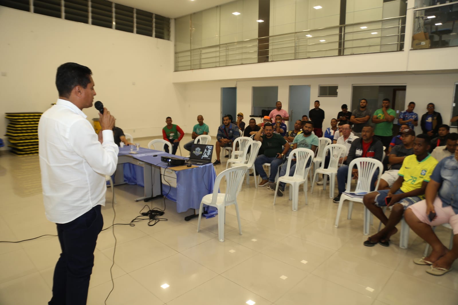 Secretário José Alcântara Pellegrini falou de sua satisfação em promover o Campeonato Interbairros de Futebol - Fotos Roberto Santos (6)