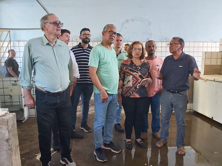 Prefeitura inspeciona Centro Comercial visando obras de melhorias na infraestrutura e qualidade de alimentos - Fotos Pedro Augusto (3)