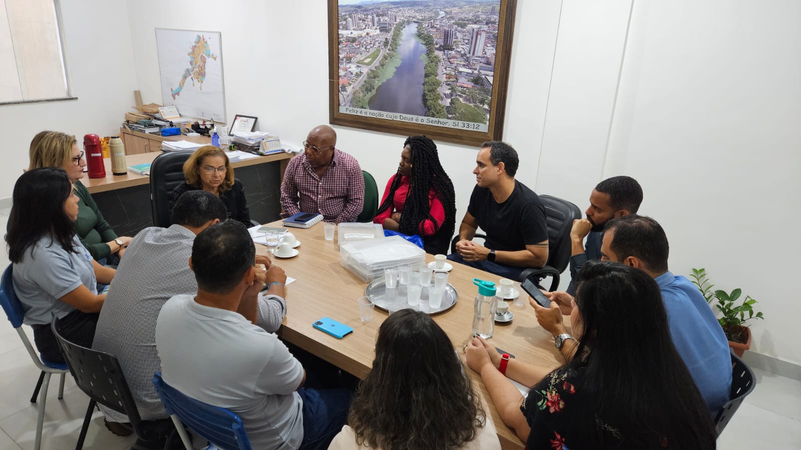 Prefeitura de Itabuna e SEINFRA discutem situação de famílias que ainda permanecem na Vila da Paz - Fotos Pedro Augusto (2)