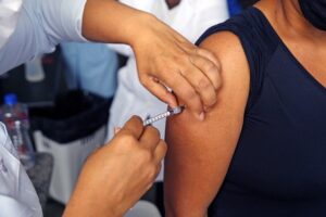 _Itabuna retoma vacinação de adolescentes de 12 a 17 anos - Foto Roberto Santos (2)